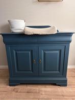 Donkerblauwe, massief houten commode, Kinderen en Baby's, Kinderkamer | Commodes en Kasten, Ophalen, Gebruikt, 50 tot 70 cm, 100 cm of meer