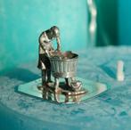 Miniatuur Zilver VKB: Vrouw Met Wastobbe, Antiek en Kunst, Antiek | Goud en Zilver, Zilver, Ophalen