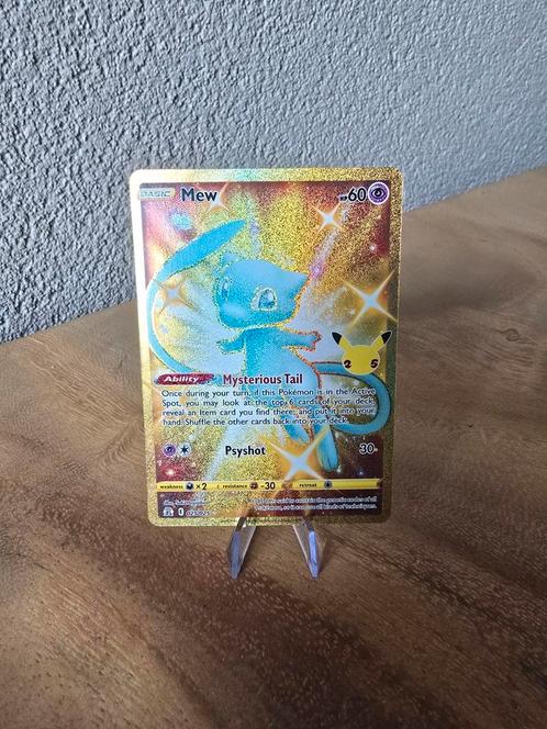 Mew Gold (shiny) Celebrations 025/025, Hobby en Vrije tijd, Verzamelkaartspellen | Pokémon, Zo goed als nieuw, Losse kaart, Foil