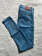 Levi's broek 711 skinny 25/30, Ophalen of Verzenden, Zo goed als nieuw, Blauw, W27 (confectie 34) of kleiner