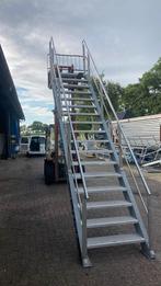 Stalen trap gegalvaniseerd, Doe-het-zelf en Verbouw, Ladders en Trappen, Ophalen of Verzenden, Zo goed als nieuw, Trap