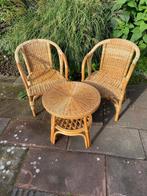Rotan stoelen en tafel, Huis en Inrichting, Stoelen, Ophalen, Gebruikt, Twee, Bruin