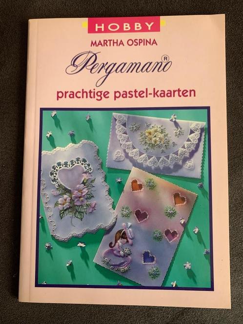 Martha Ospina/ Pergamano prachtige pastel-kaarten, Boeken, Hobby en Vrije tijd, Zo goed als nieuw, Ophalen of Verzenden
