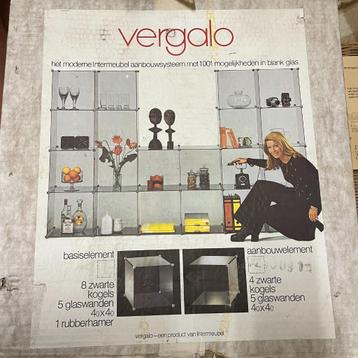 Grote Vergalo vitrinekast kubus glas 40 x 40 x 40 cm beschikbaar voor biedingen