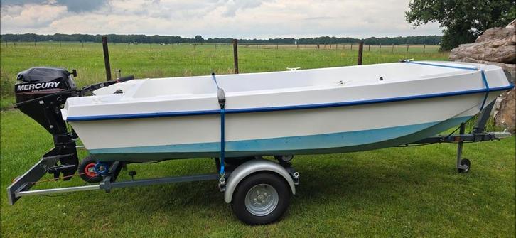 Mooie nette Wato met 9.9 pk Mercury., Watersport en Boten, Hengelsport | Roofvissen, Zo goed als nieuw, Overige typen, Ophalen of Verzenden