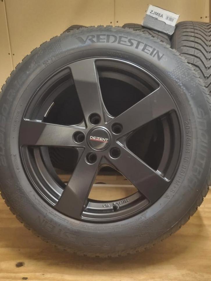 Winterbanden Vredestein Snowtrac 5 - 205/60 R16, Auto-onderdelen, Banden en Velgen, Banden en Velgen, Winterbanden, 16 inch, 205 mm