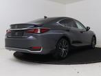Lexus ES 300h 35th Edition Beperkt leverbaar! (bj 2025), Auto's, Lexus, 12 maanden, Beige, 4 cilinders, 1655 kg