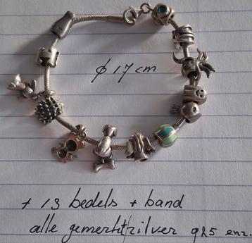 Alles zilver ..13 bedels + band...17 cm lang  voor dame of k beschikbaar voor biedingen