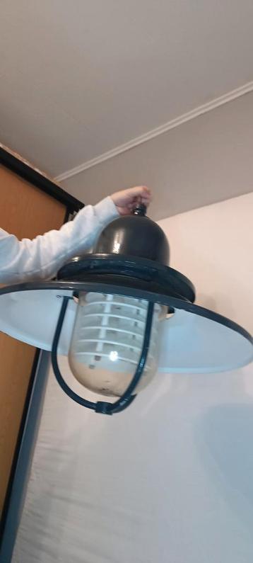 Originele industriële lamp Hellux beschikbaar voor biedingen