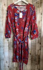 Sandwich Super gave nieuwe rode jurk met bloemen (Maat 42), Verzenden, Maat 42/44 (L), Nieuw, Knielengte