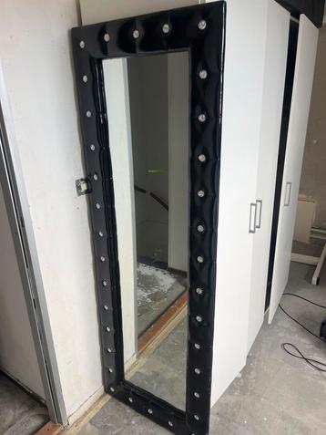 Elegante Zwarte Spiegel met Strass beschikbaar voor biedingen