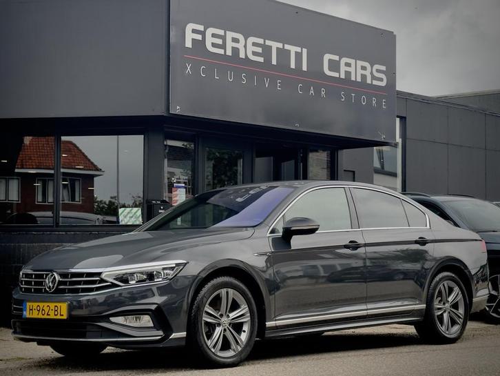 Volkswagen Passat 1.5 TSI AUT7 ELEGANCE R-LINE 112D.KM! LEDE, Auto's, Volkswagen, Te koop, Passat, ABS, Achteruitrijcamera, Adaptive Cruise Control