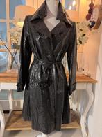 Zwart-Grijze lak-trenchcoat Nicowa, snake design, 38/M, ZGAN, Verzenden, Zo goed als nieuw, Maat 38/40 (M), Zwart