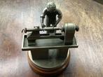 TINNEN BEELDJE  VAN INSTRUMENTMAKER., Ophalen of Verzenden, Zo goed als nieuw, Mens