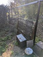 GRATIS .... 2 grote steenschotten, Tuin en Terras, Schuttingen, Ophalen, Gebruikt, Minder dan 3 meter