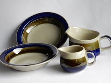 4 delen o.a borden Rörstrand Elisabeth   Marianne Westman  beschikbaar voor biedingen