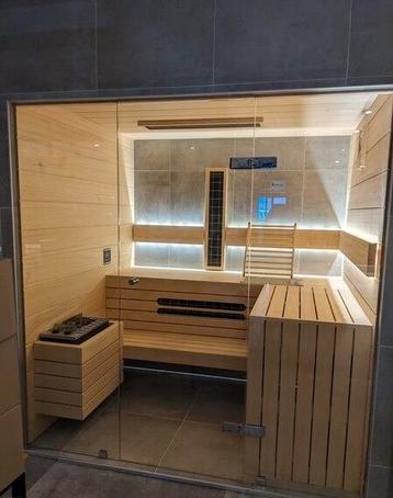 Showroom nieuwe Complete Inbouw Sauna - Gedemonteerd beschikbaar voor biedingen