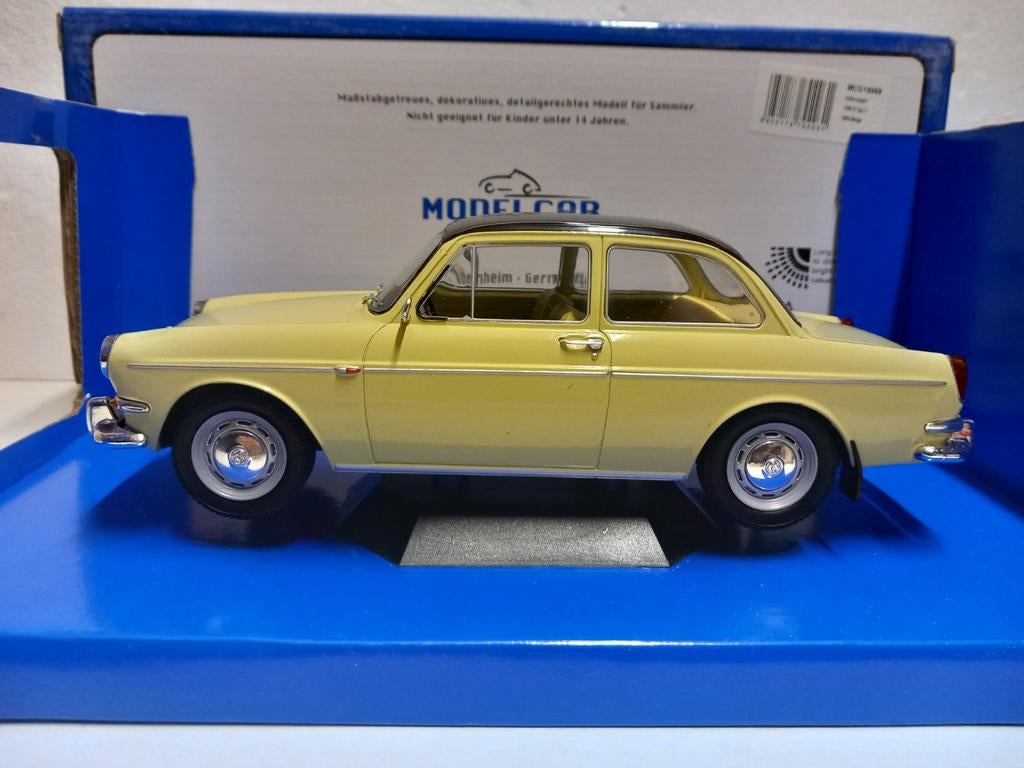 Volkswagen 1500 sedan geel MCG metal 1:18 KRD, Hobby en Vrije tijd, Ophalen of Verzenden, Zo goed als nieuw, Auto, Overige merken