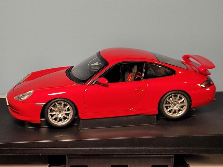 Porsche 996 GT3 Guards Red Autoart, Hobby en Vrije tijd, Modelauto's | 1:18, Zo goed als nieuw, Autoart, Ophalen of Verzenden
