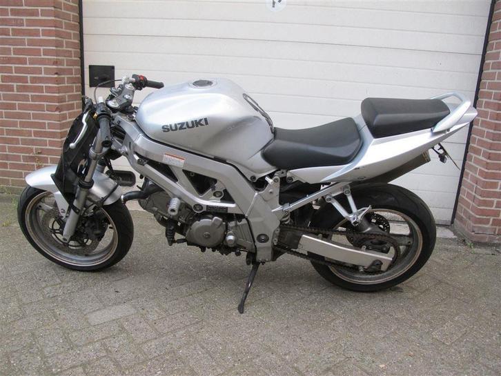 Suzuki 18 SV650 frame met kenteken op 25 kw uit 2004 euro 35, Motoren, Onderdelen | Suzuki, Gebruikt, Ophalen