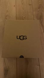 Ugg Lowmel Sand - Maat 39 - Zo goed als nieuw!, Kleding | Dames, UGG, Beige, Nieuw, Ophalen of Verzenden