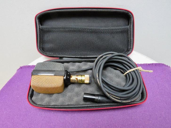 Echolette ED12 microfoon  1960's    ( AKG ), Muziek en Instrumenten, Microfoons, Zo goed als nieuw, Instrumentmicrofoon, Ophalen of Verzenden