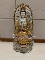 Porseleinen Guanyin beeld met goudaccenten, Ophalen, Zo goed als nieuw