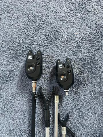 Diverse banksticks en 2 piepers beschikbaar voor biedingen