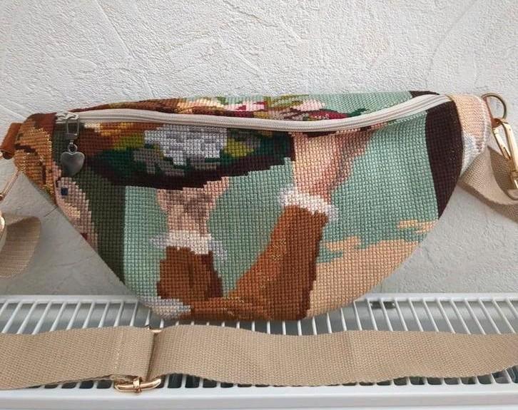 Handgemaakte Schoudertas met Borduurwerk, Sieraden, Tassen en Uiterlijk, Tassen | Damestassen, Zo goed als nieuw, Schoudertasje