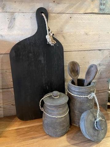Houten tapasplank / serveerplank aan touw

 beschikbaar voor biedingen
