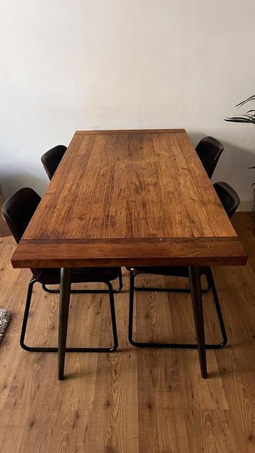 Houten eettafel Dutchbone beschikbaar voor biedingen