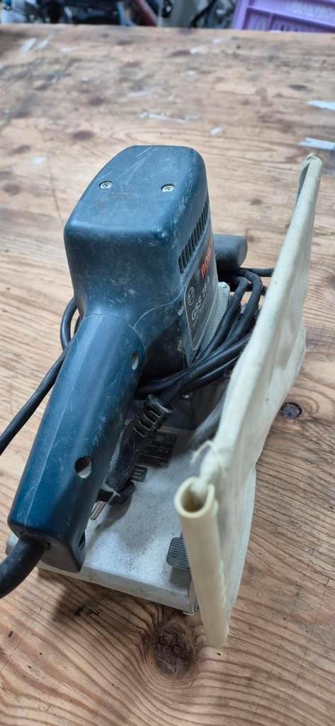 Bosch GSS 28 A Vlakschuurmachine, Doe-het-zelf en Verbouw, Gereedschap | Schuurmachines, Gebruikt, Vlakschuurmachine, Minder dan 600 watt