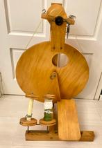 Louet S10 spinnewiel met twijnrek, Ophalen of Verzenden, Gebruikt, Spinnewiel