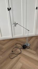 Bureaulamp van Ikea staalkleurig met lamp, Huis en Inrichting, Lampen | Tafellampen, Ophalen of Verzenden, Gebruikt, Overige materialen