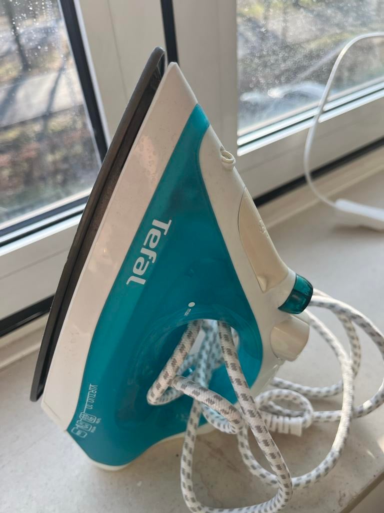 Tefal Virtuo 10 Strijkijzer - Perfect voor Snel Strijken!, Ophalen, Gebruikt, Strijkijzer met snoer