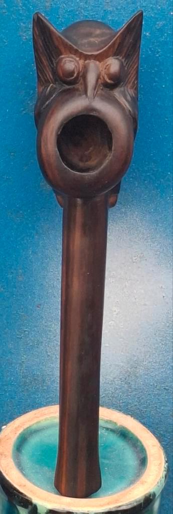 Pijp. Uil . Indonesië. Handgestoken. Coromandel.  15 cm. beschikbaar voor biedingen