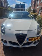 Alfa Romeo Giulietta 1.750 TBI 2012 Wit, 65 €/maand, 1295 kg, 4 cilinders, Wit