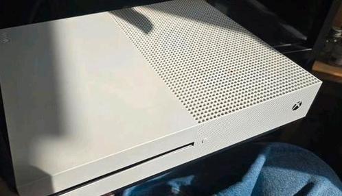 Xbox One S (1TB) – Zeer goede staat – Incl. 1 controller, Spelcomputers en Games, Spelcomputers | Xbox One, Xbox One S, 1 TB, Met 1 controller