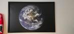 Poster met lijst planeet aarde Ikea Björksta, Huis en Inrichting, Woonaccessoires | Schilderijen, Tekeningen en Foto's, Ophalen of Verzenden