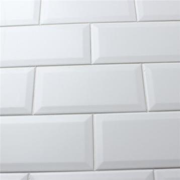 19 SqM Wandtegels en Vloertegels / Various Tiles beschikbaar voor biedingen