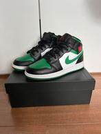 Air Jordan 1 mid (gs) black/pine green-white gym red, Kleding | Dames, Schoenen, Nike Air Jordan, Verzenden, Groen, Sneakers of Gympen