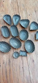 DIT zijn oude tartelette vormpjes, donker en verouderd., Ophalen of Verzenden