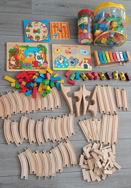 Houten speelgoed trein rails, blokken kralen puzzels, duplo, Kinderen en Baby's, Speelgoed | Houten speelgoed, Gebruikt, Ophalen