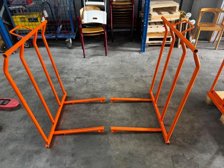Beugels voor euro pallets oranje staal, Doe-het-zelf en Verbouw, Kratten en Dozen, Zo goed als nieuw, Overige typen, Ophalen