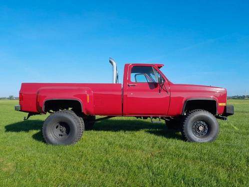 GMC k30 dually square body 6,2 V8 diesel belastingvrij, Auto's, GMC, Sierra, 4x4, Airconditioning, Trekhaak, Diesel, SUV of Terreinwagen