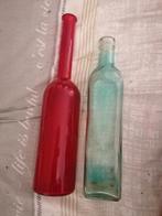 Vintage glazen flessen - rood en blauwgroen, Antiek en Kunst, Antiek | Glas en Kristal, Ophalen of Verzenden
