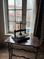 Antieke gietijzeren boekenpers / drukpers, Ophalen