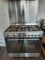 Fornuis 5-pits en oven., Witgoed en Apparatuur, Fornuizen, Ophalen, Gebruikt, 4 kookzones, Gas