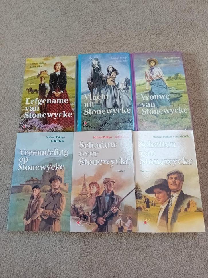 Michael Phillips & Judith Pella - Stonewycke Saga, Boeken, Romans, Zo goed als nieuw, Ophalen of Verzenden