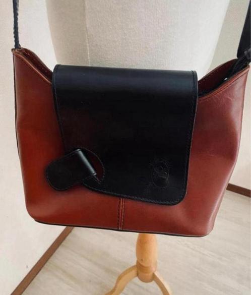 Vera Pelle tas, Sieraden, Tassen en Uiterlijk, Tassen | Damestassen, Zo goed als nieuw, Schoudertasje, Zwart, Ophalen of Verzenden